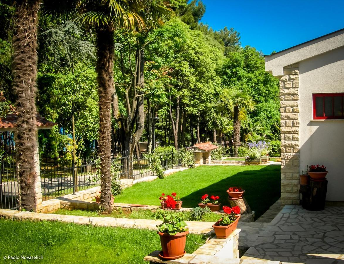 Holiday Home Sofia Poreč Eksteriør billede